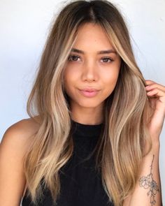 Rambut Brunette, Dirty Blonde Hair, Brown Hair Balayage, Honey Hair, Balayage Hair Blonde, Blonde Hair Looks, Blonde Hair With Highlights, Brown Blonde Hair, Hair Color Balayage