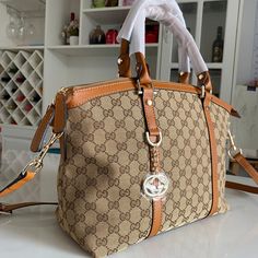 A+ Excellent Quality copies; This is a premium quality c*lone , similar like the original ones, even no one can judge either it's a c*lone or original. Contact us if you've any questions in your mind. Gucci Handbags Outlet, Gucci Handbags, Luxury Bags, Paper Bag, Clutch Bag, Premium Quality, Outlet, Purse, Things To Come