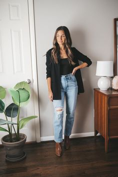 Mini Capsule Wardrobe, Black Bodysuit Outfit, Fashion And Beauty Tips, Body Suit Outfits, Fall Mini, Fall Capsule Wardrobe, Curvy Outfits, Work Wardrobe, Business Casual Outfits