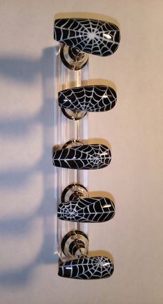 Nails With A Lot Of Designs, Spiderweb Halloween Nails, Spider Web Nails Short, Black Spiderman Nails, Spider Nails Designs, Spider Web Nail Design, Black Spiderweb Nails, Nail Set Ideas