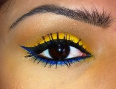 Minion Makeup, Yellow Eye Makeup, Yellow Makeup, Yellow Eyeshadow, Glasses Makeup, Eye Makeup Tips, Day Makeup, Yellow Eyes