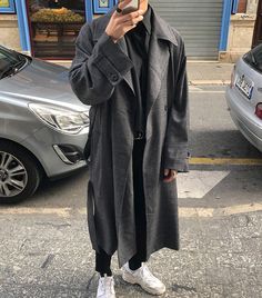 RT No. 2784 GRAY PLAID TRENCH COAT – REALTAKAI Mens Trench Coat Outfit, Grey Coat Outfit, Trench Coat Street Style, Long Coat Outfit, Grey Overcoat, Plaid Trench Coat, Men's Trench Coat, Trench Coat Outfit