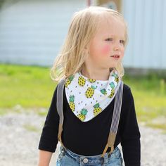 Pineapple baby bandana bib - Toddler bandana Moms these days are busy. Don't let your baby's drool and spit up be the cause of 100 outfit changes in a day. In our organic bandana bibs, your baby is guaranteed to stay dry all day and super fashionable! Details: * 100% Organic Jersey knit fabric. Backed with absorbent flannel to soak up all that drool. * Professionally stitched// No raw edges. * CSPC compliant, meets all safety standards. * double sewn for strength and durability to last throughout the years. * Adjustable plastic kamsnaps that stand up to the heat of the dryer and won't burn baby's skin like the traditional metal snaps might. * Fits newborns to 4 years old with adjustable snaps! * Comes shipped in beautiful handmade packaging, perfect for gift giving! *Super trendy and fashi Baby Boy Bandana Pattern Free, Bandana Drool Bib Pattern, Bandana Baby Bibs Patterns Free, Baby Bandana Bib Pattern Free Printable, Hipster Baby Boy, Toddler Bib, Hipster Baby, Baby Boy Bibs, Hipster Babies