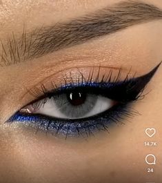 Makeup Look For Navy Dress, Homecoming Makeup With Blue Dress, Blue Hoco Dress Makeup, Formal Makeup For Navy Dress, Hoco Makeup Dark Blue, Eye Show For Blue Eyes, Makeup Look For Dark Blue Dress, Homecoming Makeup Ideas For Blue Dress, Black And Blue Makeup Prom