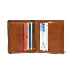 A sleek and practical accessory designed to streamline your everyday carry. Crafted with meticulous attention to detail, this card holder combines functionality with understated elegance, making it the perfect choice for both business and casual use. Handcrafted from full-grain buffalo leather, this card holder offers durability to withstand the rigors of daily life. The rich, warm hue adds a touch of timeless style to your ensemble, making it a versatile addition to your accessories collection. Cool Messenger Bags, Best Travel Bags, Waxed Canvas Bag, Duffel Bag Backpack, Trolley Bags, Bag Suitcase, Briefcase For Men, Card Organizer, Best Wallet