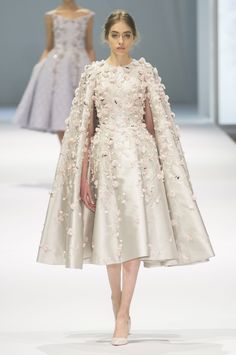 Ball Attire, Vintage Haute Couture, Haute Couture Wedding Dress, Couture 2015, Modest Style, Ralph And Russo, Spring Couture, Wedding Dress Couture