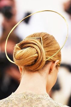 Lily Aldridge, Huntington Whiteley, Costume Institute, Rosie Huntington Whiteley, Teen Vogue, Gold Hair, Celebrity Hairstyles, Fantasy Fashion