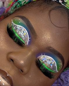 22nd Bday, Purple Eyeshadow Looks, Birthday Glam, Green Birthday, Carnival Makeup, Makeup Board, Green Makeup