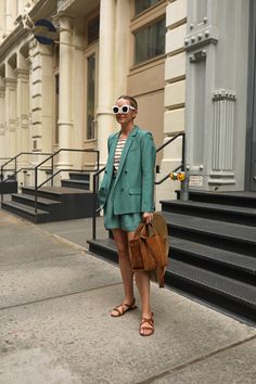 Blair Eadie wearing head-to-toe Sézane while out and about in SoHo New York City // Click through to see more new arrivals from Sézane on Atlantic-Pacific Blair Eadie, Atlantic Pacific, Daily Fashion Inspiration, Fashion Sites, Style Inspiration Summer, Green Outfit, Blazer And Shorts, Weekend Wear, City Style