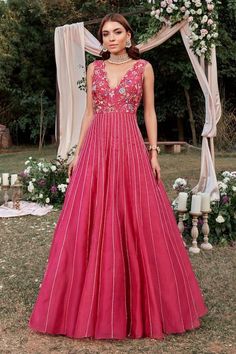 New Model Traditional Dresses, Aza Fashion Kurti, Dresses For Bridesmaid Indian, Gown For Women Party Wear, Indowestern Gowns Wedding, Traditional Gown From Saree, Floral Gown Designs, Gown Design For Women, Gown Back Neck Design