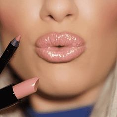 Nude Colour Lipstick, Bare Minerals Makeup, Vanilla Latte, Pink Lipstick, It Cosmetics, Beauty Makeup Tips, Lipstick Makeup