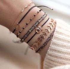 Trendy Watches Women Fashion, Watches Women Simple, Womens Designer Watches, Gold Watches Women, Hand Accessories, Watches Women, Jewelry Accessories Ideas, Girly Accessories, Classy Jewelry