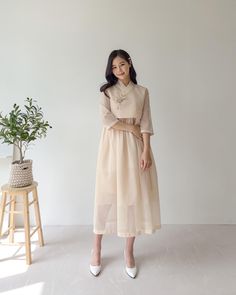 Korean Women's Hanbok - daily hanbok Assesories are not included. Hanbok Inspired Dress, Bridal Hanbok, Style Dress Korea, Korean Hanbok Modern, Hanbok Aesthetic, Active Poses, Ingenue Essence, Modern Hanbok Dress, Dress Korea