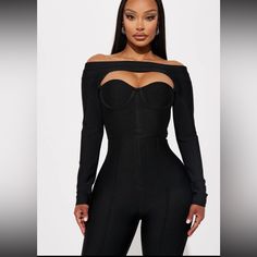 Brand New Bandage Jumpsuit Off The Shoulder Cut Out Sweetheart Neckline Hidden Back Zipper Legging Stretch 97% Polyester 3% Spandex Black Bodycon Jumpsuits And Rompers For Night Out, Black Bodycon Jumpsuit For Night Out, Flowy Summer Pants, Red Sweatpants, Fashion Nova Jumpsuit, Bandage Jumpsuits, Zipper Leggings, 70 Fashion, Leg Pants Outfit