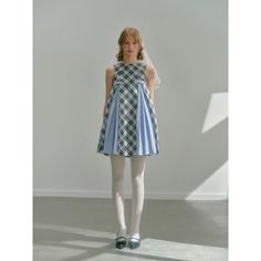 A sleeveless dress with a blue-gray plaid pattern. A design with a cut from the chest and a combination of bright and transparent light blue pleats. It is also decorated with cute ribbons. A unique item that exudes presence and individuality. 
 
 
 Size 
 
 S size 
 
 Length: 74cm 
 Bust: 84cm 
 
 M size 
 
 Length: 75.5cm 
 Bust: 88cm 
 
 L size 
 
 Length: 77cm 
 Bust: 92cm 
 
 
 
 
 
 
 Material 
 
 Polyester 
 Rayon 
 
 
 Model worn 
 
 Wearing size 
 
 S size 
 
 Model dimensions 
 
 Height Gray Plaid, Checkered Pattern, Blue Ink, Plaid Pattern, Medium Size, Large Size, Blue Grey, Sleeveless Dress, Light Blue