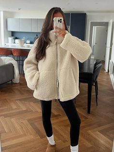 White Zipper Faux Fur Lapels Jacket Decoration: Zippers Collar: Turn-down Collar Hooded: No Craft of Weaving: knit Mode Mantel, Chique Outfit, Ladies Short Jackets, Stand Collar Jackets, Streetwear Mode, Womens Thermal, Chic Shirts, Winter Chic, Warm Jacket