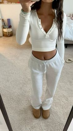 Comfy Outfits Lazy, Sweat Gris, Outdoor Streetwear, Outfits Lazy, Simple Outfits For School, Look Legging, Summer Outfits 2024