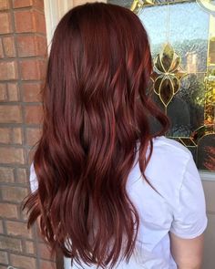 Hair Dye For Green Eyes, Chestnut Red Hair, Brownish Red Hair, Red Hair Looks, Wine Hair, Red Hair Inspo, Cherry Hair, Dyed Red Hair