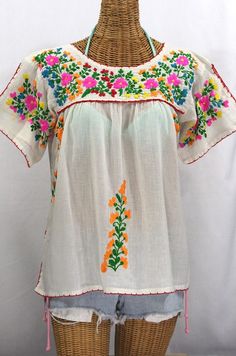 Party time!  Siren's "La Lijera" Embroidered Peasant Blouse Mexican Style in Off White.  Check out all of our emboidered blouses at http://www.sirensirensiren.com/new!-embroidered-peasant-tops #summer Boutique House, Rainbow Embroidery, Hippie Blouse, Mexican Dress, Split Sleeve