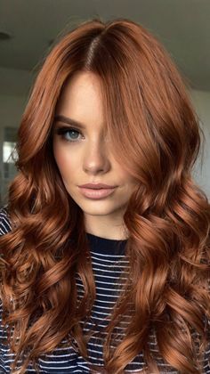 fall hair colors dark copper Fall Hair Colors Dark, Hair Colors Dark, Copper Hair Color Ideas, Lasting Curls, Polished Hair