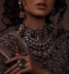 South Asian Aesthetic, Royal Indian, Desi Love, Indian Princess, Royalty Aesthetic, Salwar Kamiz, Escape Reality, Indian Jewelry Sets