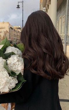 Rich Brown Hair, Dark Brunette Hair, Brown Hair Looks, Brown Hair Inspo, Hairstyles For Layered Hair, Hair Color And Cut, Hair Inspo Color, Brown Hair Colors, Brunette Hair