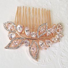 "Dotted with cubic zirconia and Swarovski pearls in a botanical pattern..This sparkly rose gold bridal hair comb lends shimmer and romance to your locks... You can order this gorgeous crystal headpiece with pearls or just with cubic zirconia Please view the last photo for Swarovski pearl colors Measurement** 6 cm x 6.5 cm (2.3\" x 2.5\") All of the items in JazzyAndGlitzy are lovingly handmade and packaged with the quality materials and the extreme attention to detail.. The Difference of JazzyAn Rose Gold Wedding Headpiece, Modern Bridal Earrings, Gold Headpiece Wedding, Gold Hair Comb Wedding, Gold Bridal Hair Comb, Vintage Wedding Jewelry, Vintage Wedding Hair, Vintage Hair Combs, Headpiece Hairstyles