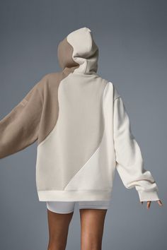 Smile and wave. Crafted from the same soft on the outside, fleecy on the inside French terry fabric as our best-selling Accolade essentials, this oversized hoodie turns heads and keeps you cozy from studio to street. Done in a neutral palette that looks fresh in every season, and finished with a seamed wave pattern that looks even better with the matching sweatpants. Matching Sweat Set, Cotton Pants Men, Athletic Attire, Smile And Wave, Men Street Fashion, Make Waves, French Terry Fabric, Back Women, Neutral Palette