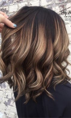 Pastel Hair Ombre, Highlights Brown Hair Short, Hair Color Ideas For Brunettes Short, Hair Color Ideas For Brunettes Balayage, Highlights Brown Hair Balayage, Caramel Ombre, Brown Hair With Caramel Highlights, Brunette Ombre, Short Ombre Hair