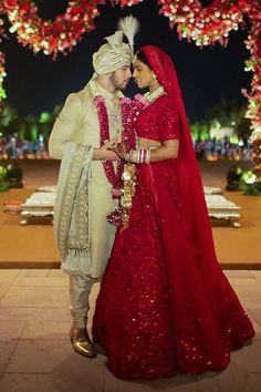 Sabyasachi Lehenga Cost, Sabyasachi Lehenga, Viva Magenta, Indian Wedding Photography Poses, Indian Bridal Lehenga, Bridal Lehenga Red, Pnina Tornai, Red Lehenga