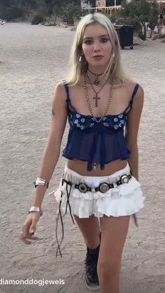 Aesthetic Outfits Mini Skirt, Outfits With Cross Necklace, Summer Outfits Lookbook, Emma Norton Outfits, Pretty Festival Outfits, Y2k Nyc Fashion, Long Sleeve With Tank Top Over, Yeat Rapper Concert Outfit, European Festival Outfit