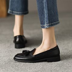 These loafers are designed in a timeless, minimal silhouette, so you'll be sure to wear them often. Made from soft leather, soft bottom that ensure all-day comfort. Wear yours with tailoring and denim alike. Color: Brown/BlackMaterial: SheepskinLining: PigskinInsole: Cow Leather (Unmovable）Sole: RubberHeels: 3 cm/1.18"Weight: 0.28kg Each Shoes (measured size 8.5)Fit: Medium to Wide, Runs Normal.Origin: Made in China Production Time: About 5-7 days (Any exceptional case will email you, Please pay Business Casual Tassel Loafers With Round Toe, Leather Sole Tassel Loafers With Round Toe For Office, Office Tassel Loafers With Brogue Detailing And Closed Toe, Office Tassel Loafers With Brogue Detailing, Tassel Loafers With Rubber Sole And Round Toe, Office Tassel Loafers With Rubber Sole And Round Toe, Leather Tassel Loafers With Pointed Toe For Fall, Office Tassel Loafers With Leather Footbed And Round Toe, Slip-on Tassel Loafers With Round Toe For Business Casual