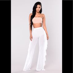 Brand New No Issues Casual White Party Pants, Casual White Pants For Party, Trendy White Pants For Night Out, White Wide Leg Bottoms For Night Out, White Trousers For Night Out, Beach Wave, Beach Outfits, 2018 Fashion, Beach Pants