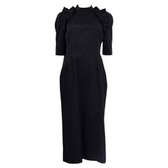 100% authentic Erdem 'Margaretta' midi dress in black and white cotton (63%) and polyester (37%). Features ruffled details on the shoulders and short sleeves. Has a slit on the back. Opens with a concealed zipper and two buttons on the back. Lined in black silk (94%) and elastane (6%). Has been worn and is in excellent condition. Measurements Tag Size 12 Size M Shoulder Width 31cm (12.1in) Bust 90cm (35.1in) to 104cm (40.6in) Waist 80cm (31.2in) to 90cm (35.1in) Hips 96cm (37.4in) to 110cm (42.9 Midi Shift Dress, Black Silk, Day Dresses, Shift Dress, Polka Dot, Casual Dresses, High Neck Dress, Midi Dress, Short Sleeves