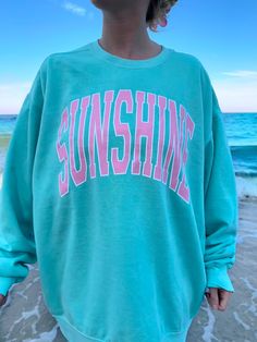 ☀ Sizing: Model is wearing a size Large for an oversized fit. She is 5"3 117 lbs and a 34C chest. If she did not wear an oversized fit she would wear a size Medium. ☀ Quality: at sunkissedcoconut our brand believes in using the best materials to create our designs. We use luxury paint, ink, & thread to make our pri Sunkissed Coconut, Preppy Sweatshirts, Oversize Sleeves, Cute Preppy Outfits, Cute Sweatshirts, Pullover Designs, Preppy Outfits, Printed Sweatshirts, Zip Ups