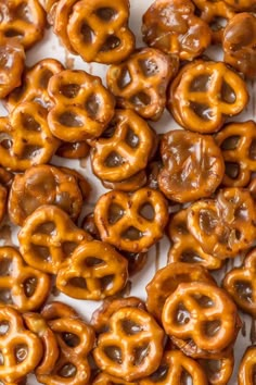 there are many pretzels that have been made to look like they are melting