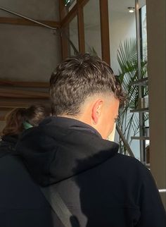 Men V Haircut, Burstfade Haircut Men, Burst Fade Messy Hair, Short Hair Aesthetic Men, Short Drop Fade, Burst Fade Taper Back, Soft Burst Fade, Men Haircut Mullet Short, Mens Short Mullet Fade Straight Hair