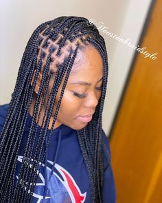 Middle Part Small Knotless Box Braids, Knotless Braids And Makeup, Small Part Box Braids, Extra Small Braids For Black Women, Small Flat Knotless Braids, Super Small Knotless Braids, Extra Small Knotless Braids Long, Extra Small Box Braids Long, Small Knotless Braids Side Part