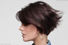 These Are The Top 50 Hair Color Ideas for Winter 2024 Short Wedge Hairstyles, Short Wedge Haircut, Wedge Haircut, Wedge Hairstyles, Bob Hairstyles For Thick, Bob Hairstyles For Fine Hair, Bob Haircuts For Women, Haircuts For Fine Hair, Bob Haircuts