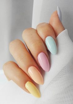 Pastal Nails, Nails Pointy, Nails Multicolor, Two Color Nails, Multicolor Nails, Different Color Nails, Light Colored Nails, Cute Nail Colors, Multicolored Nails