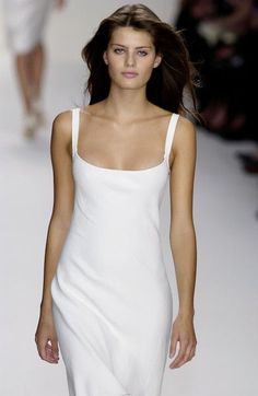 Calvin Klein Wedding Dress, 90’s Runway, 2003 Runway, 90s Runway Fashion, Runway Models, Mode Vintage, Fashion Week Spring, New York Fashion Week, 90s Fashion