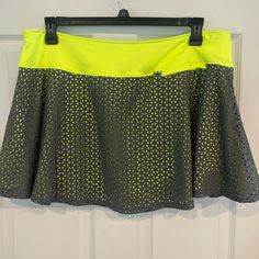 Slazenger Women’s Golf Or Tennis Skort Gray And Neon Yellow, Cut Out Pattern, Never Worn, Excellent Condition Cheap Green Summer Tennis Skirt, Tennis Skort, Gray Yellow, Skorts, Neon Yellow, Yellow Color, Tennis, Cut Out, Golf