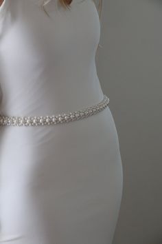 FREE DELIVERY WORLDWIDE! New to the shop is this Pearl Belt, my first EVER custom pearl bridal sash. Each Bridal Belt is made using different sized pearls and is custom made to fit your measurements. Are you looking for a Pearl wedding belt to wear with your wedding dress - a thin pearl sash wedding accessory for a bride bridesmaid or just a fellow pearl lover who wants a custom pearl belt.  Handcrafted with love, each pearl belt is tailored to your custom waist measurement. Simply put your wais Pearl Belt For Wedding Dress, Pearl Wedding Belt, Bridal Belt Diy, Beaded Belts, Pearl Belt, Wedding Jewelery, 2025 Wedding, Wedding Belt, Wedding Veil Accessories