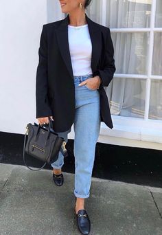 Mule Outfits Women, Blazer And Jeans Outfit Women, Freya Killin, Black Blazer With Jeans, Wine And Chocolate, Long Black Blazer, Black Blazer Outfit, Is It Friday Yet, Is It Friday