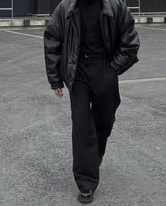 Black Outfit Men, Street Fashion Men Streetwear, Guys Clothing Styles, Mens Outfit Inspiration, Fire Fits, Cool Outfits For Men, Streetwear Men Outfits, Moda Vintage