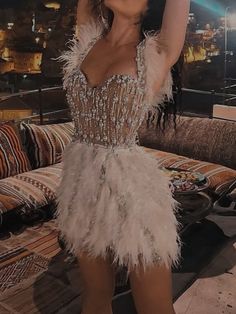 #glitzandglam#sparklydress#glitterydress#diamonds#outfitinspo#oldmoney#stargirl#brunette Look Gatsby, Feather Mini Dress, Christmas Luxury, Looks Pinterest, Gatsby Party, Heavy Industry, Performance Dresses, Taylor Hill, White Feather