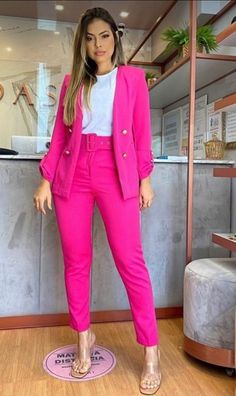 Pink Outfit For Women, Outfit Fucsia, Outfit Formal Mujer, Outfit Rosa, Trending 2023, Blazer Outfits For Women, Look Formal, Women Blazer, Pant Suits