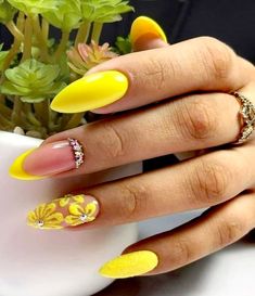 Yellow Nails Design, April Nails, Yellow Nail, New Nail Designs, Chic Nails, Fancy Nails, Summer Nail