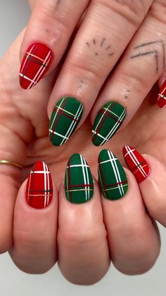 Stand out this holiday season with these Christmas Nails Unique ideas that are anything but ordinary! From classic Chistmas Nails to creative Gingerbread Nails Acrylic, we’ve got all the inspo you need. 🎅✨ Add a sweet twist with Gingerbread Nail Designs and Gingerbread Nail Art that’ll make your nails look good enough to eat! For a festive flair, try bold Red Nail Designs or mix it up with intricate Xmas Nail Designs. These Themed Nail Art ideas are sure to turn heads at every holiday party. ... Xmas Nail Designs, Candy Cane Nails, Plaid Nails, Winter Nails Acrylic