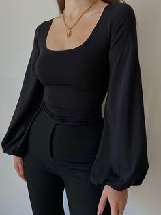 Kylie Style, Crop Top Styles, Square Neck Blouse, Fit Clothes, Fits Clothes, Black Outfits, Elegant Blouses, Maxi Robes, Blouse For Women